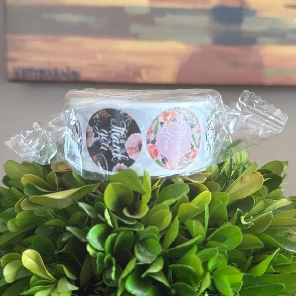 THANK YOU 🌸FLORAL🌸 500pcs ROUND STICKER ROLL 🌟NWT🌟 - Picture 2 of 8